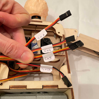 Servo cables labelled with channel numbers.